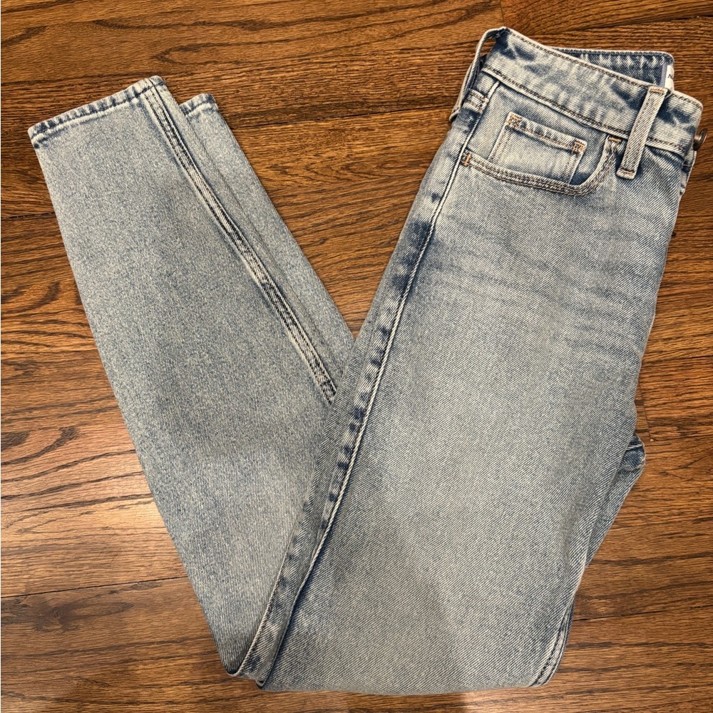 Abercrombie & Fitch Light Blue Ultra High-rise Skinny Jeans Size 24R